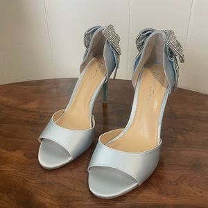 Betsy Johnson size 9 blue and rhinestone bow heel